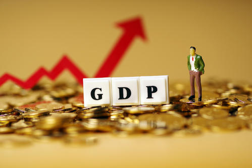 China's economy roars ahead as engine for global growth