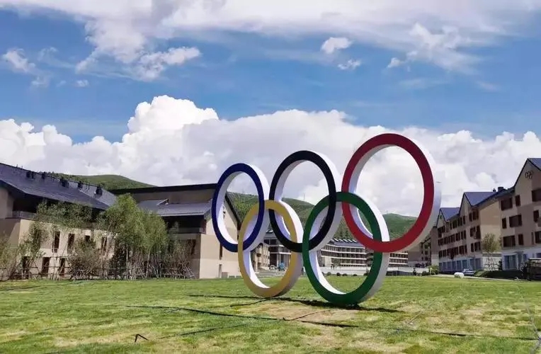 Zhangjiakou，an ideal ski resort to hold winter Olympics