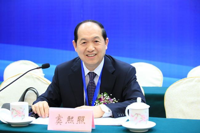 Dou Xizhao, President of the National Association of Health Industry Enterprise Management